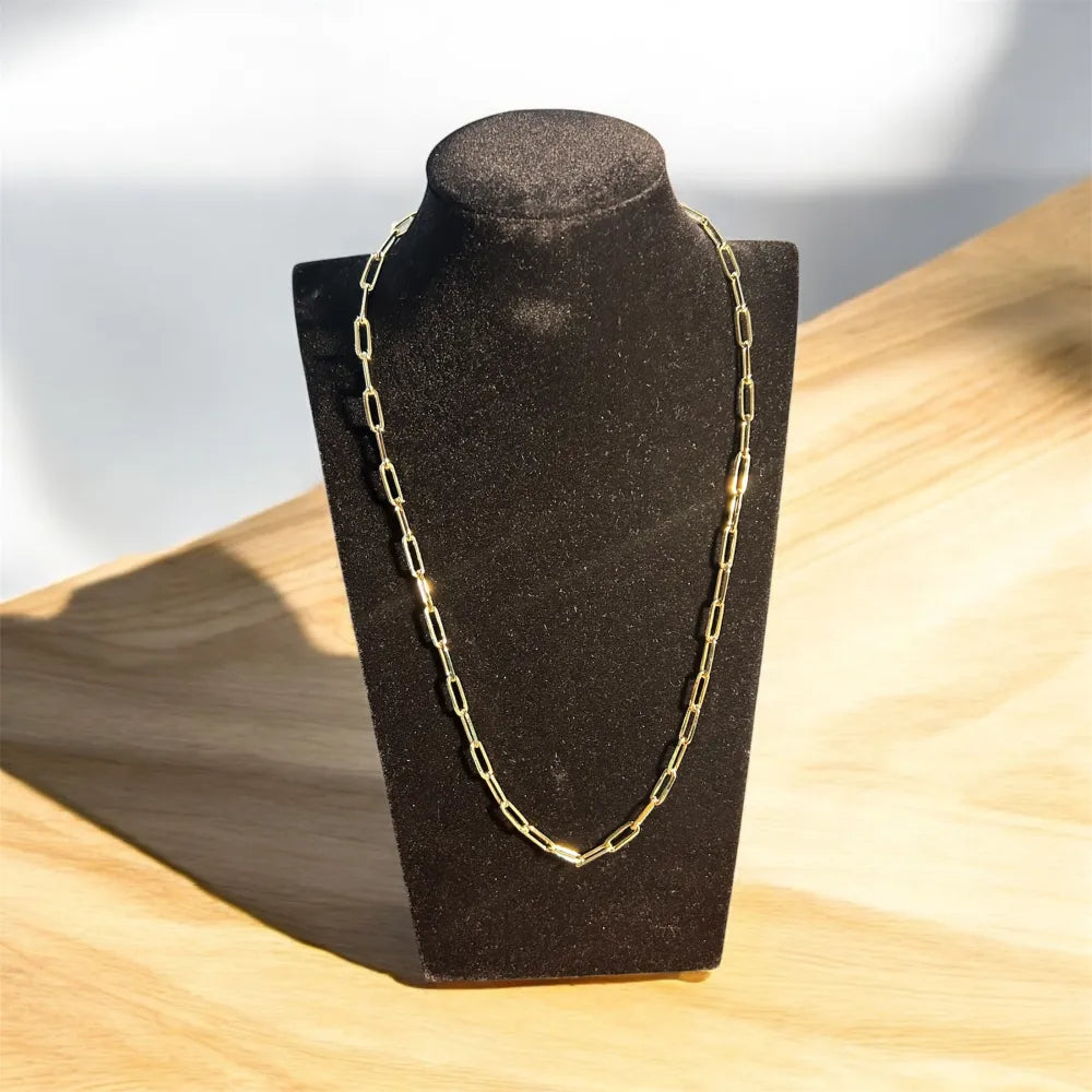 Cadenas Bañadas en Oro