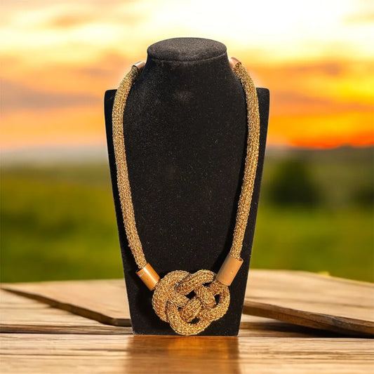 Collar de Cobre Tejido Vicente Dorado Triaura