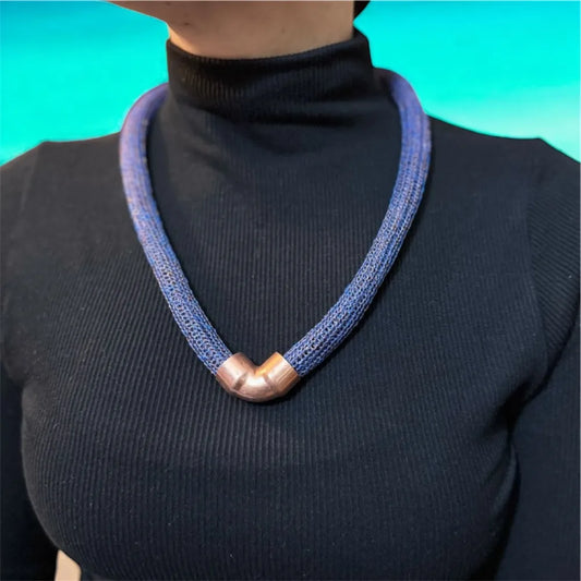 Collar de Cobre Tejido Simona Blue Triaura